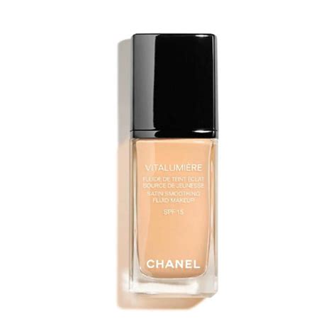 chanel vitalumiere foundation 20 clair|has chanel vitalumiere been discontinued.